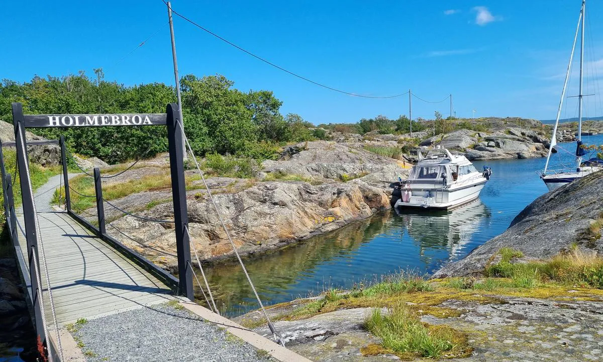 Donsö kanal: {"base": "da", "no": "Broen over kanalen", "se": "Bron \u00f6ver kanalen", "en": "The bridge over the canal", "da": "Broen over kanalen"}