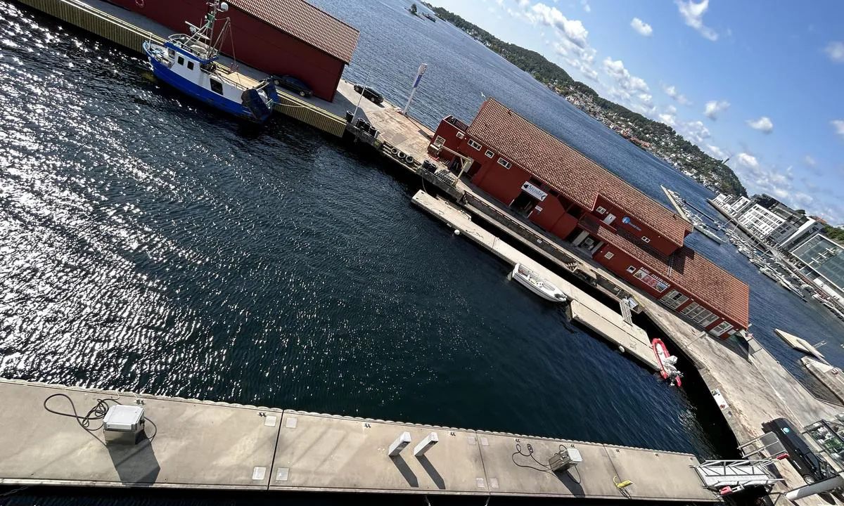 Drivstoff - Barbu marina Arendal: {"base": "no", "no": "Bensin, diesel og fiskeutsalg. \r\nhttps://www.facebook.com/p/Barbu-Fiskebutikk-100057734285256/", "se": "Bensin, diesel och fiskeaff\u00e4r.<br>https://www.facebook.com/p/Barbu-Fiskebutikk-100057734285256/", "en": "Gasoline, diesel, and fish sales. <a href=\"https://www.facebook.com/p/Barbu-Fiskebutikk-100057734285256/\">https://www.facebook.com/p/Barbu-Fiskebutikk-100057734285256/</a>", "da": "Benzin, diesel og fiskeudsalg.<br>https://www.facebook.com/p/Barbu-Fiskebutikk-100057734285256/"}