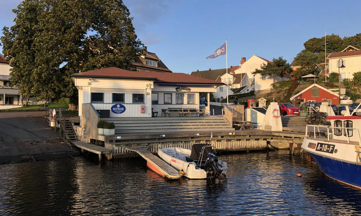 Klubbhuset til Drøbak Båtforening ligger inners i havna