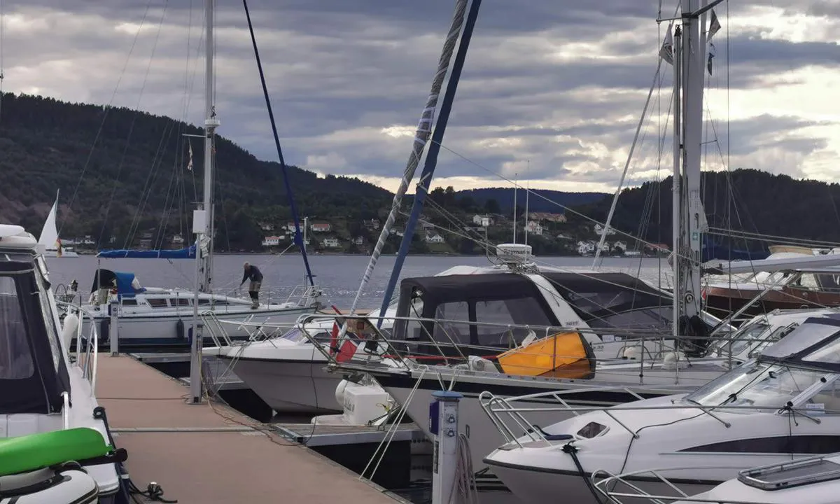 Drøbak Gjestehavn: {"base": "no", "no": "Dr\u00f8bak Gjestehavn", "se": "Dr\u00f8bak G\u00e4sthamn", "en": "Dr\u00f8bak Guest Harbor", "da": "Dr\u00f8bak G\u00e6stehavn"}
