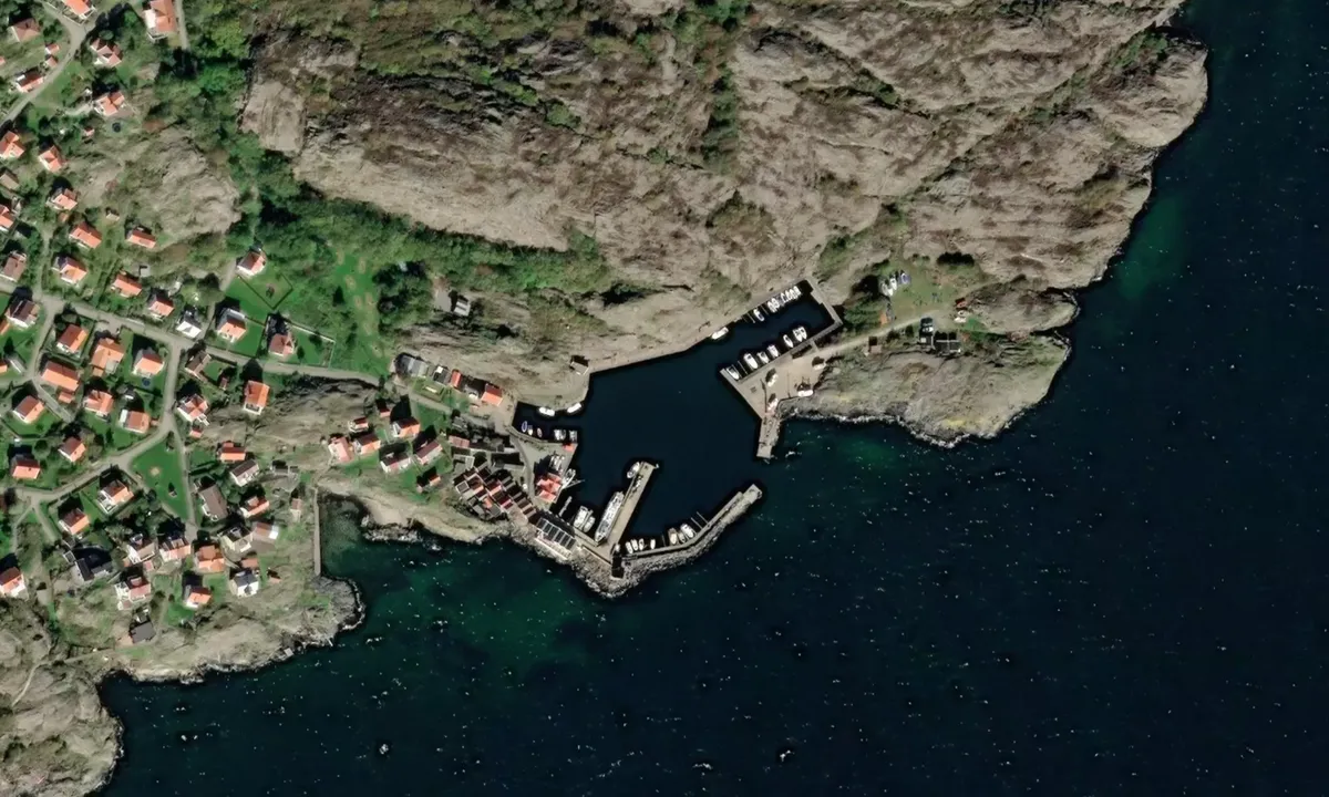 Flyfoto av Dyrön - Sydhamnen
