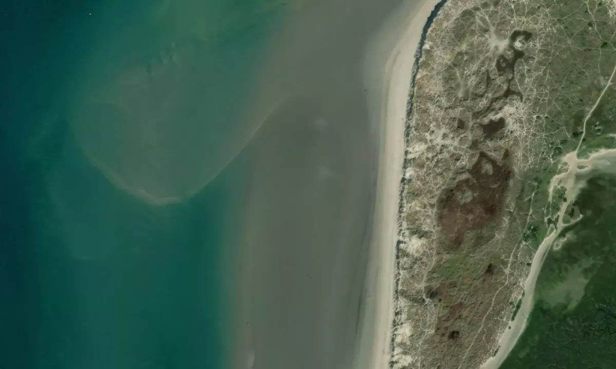 Flyfoto av East Head Bay