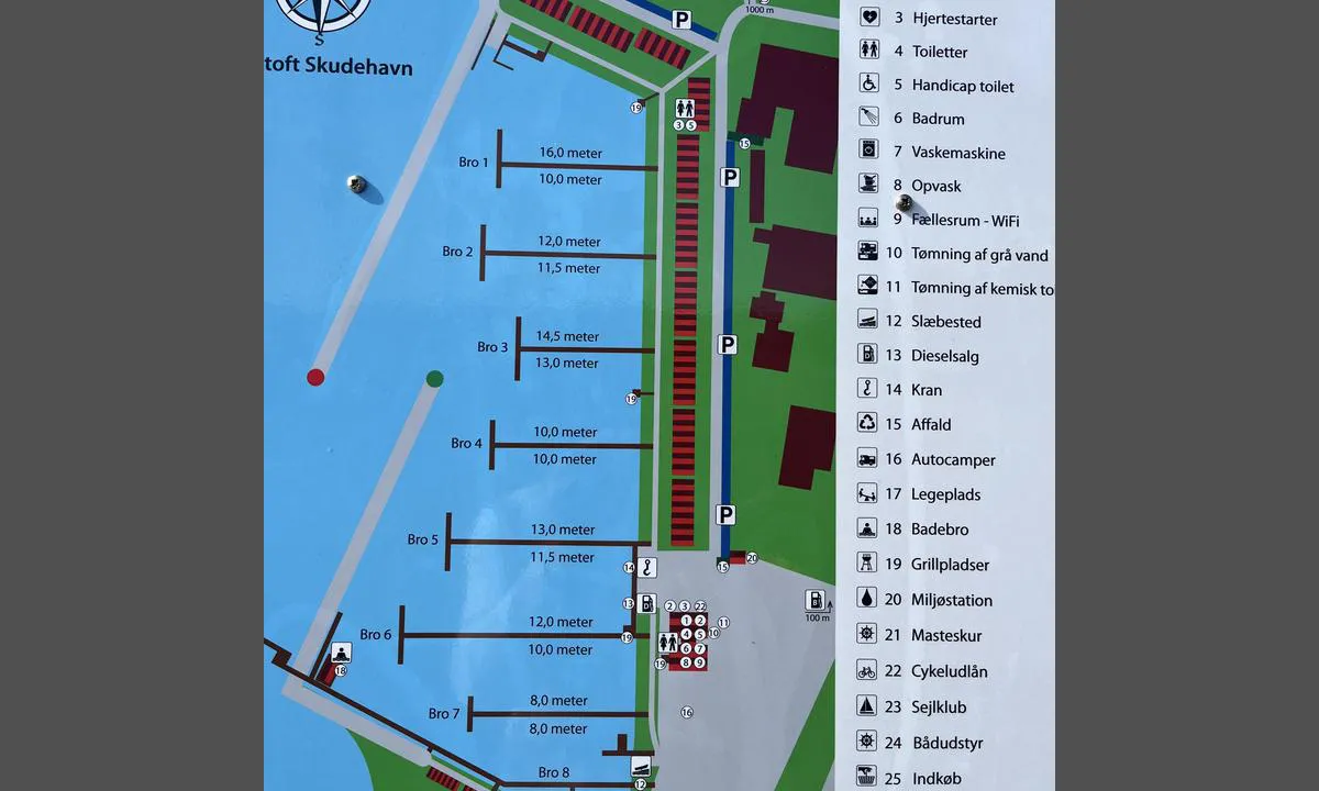 Ebeltoft Skudehavn: {"base": "no", "no": "Oversikt over havna. Bryggene er godt merket med lengde og bredde p\u00e5 de forskjellige bryggene. Mulig \u00e5 ligge longside ytterst p\u00e5 alle bryggene. Rolig fin havn, str\u00f8m og dusj/toaletter med i havneavgifta.", "se": "\u00d6versikt \u00f6ver hamnen. Bryggorna \u00e4r v\u00e4l m\u00e4rkta med l\u00e4ngd och bredd p\u00e5 de olika bryggorna. M\u00f6jligt att ligga longside ytterst p\u00e5 alla bryggor. Lugnt fin hamn, el och dusch/toaletter ing\u00e5r i hamnavgiften.", "en": "Overview of the harbour. The docks are well marked with the length and width of the various docks. Possible to moor alongside at the outermost part of all docks. Calm and nice harbour, electricity and shower/toilets included in harbour fee.", "da": "Oversigt over havnen. Bryggerne er godt markeret med l\u00e6ngde og bredde p\u00e5 de forskellige brygger. Muligt at ligge langs siden yderst p\u00e5 alle brygger. Rolig fin havn, str\u00f8m og bruser/toiletter med i havneafgiften.", "fr": "Vue d'ensemble du port. Les quais sont bien indiqu\u00e9s avec les longueurs et largeurs des diff\u00e9rents quais. Il est possible de s'amarrer en longside \u00e0 l'extr\u00e9mit\u00e9 de tous les quais. Port calme et agr\u00e9able, \u00e9lectricit\u00e9 et douches/toilettes incluses dans les frais de port.", "de": "\u00dcbersicht \u00fcber den Hafen. Die Stege sind gut gekennzeichnet mit L\u00e4nge und Breite der verschiedenen Stege. Es ist m\u00f6glich, l\u00e4ngsseits an allen \u00e4u\u00dfersten Stegen zu liegen. Ruhiger, feiner Hafen, Strom und Dusche/Toiletten sind in der Hafenabgabe inbegriffen.", "es": "Vista general del puerto. Los muelles est\u00e1n bien marcados con la longitud y el ancho de los diferentes muelles. Es posible atracar de costado en el extremo de todos los muelles. Puerto tranquilo y agradable, la electricidad y las duchas/los ba\u00f1os est\u00e1n incluidos en la tarifa del puerto.", "it": "Panoramica del porto. I moli sono ben segnalati con lunghezza e larghezza dei diversi moli. \u00c8 possibile ormeggiare su un lato esterno di tutti i moli. Porto tranquillo e piacevole, elettricit\u00e0 e doccia/toilette inclusi nella tariffa portuale.", "pt": "Vis\u00e3o geral do porto. As docas est\u00e3o bem marcadas com o comprimento e a largura das diferentes docas. \u00c9 poss\u00edvel atracar ao lado de fora em todas as docas. Porto tranquilo e agrad\u00e1vel, eletricidade e chuveiro/banheiros inclu\u00eddos na taxa do porto.", "nl": "Overzicht van de haven. De steigers zijn goed gemarkeerd met lengte en breedte van de verschillende steigers. Het is mogelijk om langs de buitenkant van alle steigers te liggen. Rustige fijne haven, stroom en douche/toiletten zijn inbegrepen in de havengelden.", "pl": "Przegl\u0105d portu. Pomosty s\u0105 dobrze oznakowane d\u0142ugo\u015bci\u0105 i szeroko\u015bci\u0105 poszczeg\u00f3lnych pomost\u00f3w. Mo\u017cliwo\u015b\u0107 cumowania longside na ko\u0144cach wszystkich pomost\u00f3w. Spokojny, \u0142adny port, pr\u0105d oraz prysznice/toalety wliczone w op\u0142at\u0119 portow\u0105.", "uk": "\u041e\u0433\u043b\u044f\u0434 \u0433\u0430\u0432\u0430\u043d\u0456. \u041f\u0440\u0438\u0447\u0430\u043b\u0438 \u0434\u043e\u0431\u0440\u0435 \u043f\u043e\u0437\u043d\u0430\u0447\u0435\u043d\u0456 \u0434\u043e\u0432\u0436\u0438\u043d\u043e\u044e \u0442\u0430 \u0448\u0438\u0440\u0438\u043d\u043e\u044e \u0440\u0456\u0437\u043d\u0438\u0445 \u043f\u0440\u0438\u0447\u0430\u043b\u0456\u0432. \u041c\u043e\u0436\u043b\u0438\u0432\u043e \u043f\u0440\u0438\u0447\u0430\u043b\u0438\u0442\u0438 \u0431\u0456\u0447\u043d\u043e\u044e \u0441\u0442\u043e\u0440\u043e\u043d\u043e\u044e \u043d\u0430 \u0432\u0441\u0456\u0445 \u043a\u0440\u0430\u0439\u043d\u0456\u0445 \u043f\u0440\u0438\u0447\u0430\u043b\u0430\u0445. \u0421\u043f\u043e\u043a\u0456\u0439\u043d\u0430, \u0433\u0430\u0440\u043d\u0430 \u0433\u0430\u0432\u0430\u043d\u044c, \u0435\u043b\u0435\u043a\u0442\u0440\u0438\u043a\u0430 \u0442\u0430 \u0434\u0443\u0448/\u0442\u0443\u0430\u043b\u0435\u0442\u0438 \u0432\u043a\u043b\u044e\u0447\u0435\u043d\u0456 \u0432 \u043f\u043b\u0430\u0442\u0443 \u0437\u0430 \u043f\u043e\u0440\u0442\u043e\u0432\u0435 \u043e\u0431\u0441\u043b\u0443\u0433\u043e\u0432\u0443\u0432\u0430\u043d\u043d\u044f.", "ro": "Prezentare general\u0103 a portului. Cheiurile sunt bine marcate cu lungimea \u0219i l\u0103\u021bimea diferitelor cheiuri. Este posibil s\u0103 sta\u021bi la bordul exterior al tuturor cheiurilor. Port lini\u0219tit \u0219i frumos, curent electric \u0219i du\u0219uri/toalete incluse \u00een taxa de port.", "tr": "Limana genel bak\u0131\u015f. \u0130skeleler, \u00e7e\u015fitli iskelelerin uzunluk ve geni\u015flikleriyle iyi bir \u015fekilde i\u015faretlenmi\u015ftir. T\u00fcm iskelelerin en d\u0131\u015f k\u0131sm\u0131nda bordadan demirleme m\u00fcmk\u00fcnd\u00fcr. Sakin ve g\u00fczel bir liman, liman \u00fccreti elektrik ve du\u015f/tuvaletleri i\u00e7ermektedir.", "el": "\u0395\u03c0\u03b9\u03c3\u03ba\u03cc\u03c0\u03b7\u03c3\u03b7 \u03c4\u03bf\u03c5 \u03bb\u03b9\u03bc\u03b1\u03bd\u03b9\u03bf\u03cd. \u039f\u03b9 \u03c0\u03c1\u03bf\u03b2\u03bb\u03ae\u03c4\u03b5\u03c2 \u03b5\u03af\u03bd\u03b1\u03b9 \u03ba\u03b1\u03bb\u03ac \u03c3\u03b7\u03bc\u03b1\u03bd\u03c3\u03bc\u03ad\u03bd\u03b5\u03c2 \u03bc\u03b5 \u03bc\u03ae\u03ba\u03bf\u03c2 \u03ba\u03b1\u03b9 \u03c0\u03bb\u03ac\u03c4\u03bf\u03c2 \u03c3\u03c4\u03b9\u03c2 \u03b4\u03b9\u03ac\u03c6\u03bf\u03c1\u03b5\u03c2 \u03c0\u03c1\u03bf\u03b2\u03bb\u03ae\u03c4\u03b5\u03c2. \u0395\u03af\u03bd\u03b1\u03b9 \u03b4\u03c5\u03bd\u03b1\u03c4\u03cc \u03bd\u03b1 \u03b4\u03ad\u03c3\u03b5\u03c4\u03b5 \u03c0\u03b1\u03c1\u03ac\u03bb\u03bb\u03b7\u03bb\u03b1 \u03c3\u03c4\u03b9\u03c2 \u03ac\u03ba\u03c1\u03b5\u03c2 \u03cc\u03bb\u03c9\u03bd \u03c4\u03c9\u03bd \u03c0\u03c1\u03bf\u03b2\u03bb\u03b7\u03c4\u03ce\u03bd. \u0389\u03c1\u03b5\u03bc\u03bf \u03ba\u03b1\u03b9 \u03c9\u03c1\u03b1\u03af\u03bf \u03bb\u03b9\u03bc\u03ac\u03bd\u03b9, \u03c1\u03b5\u03cd\u03bc\u03b1 \u03ba\u03b1\u03b9 \u03bd\u03c4\u03bf\u03c5\u03c2/\u03c4\u03bf\u03c5\u03b1\u03bb\u03ad\u03c4\u03b5\u03c2 \u03c3\u03c5\u03bc\u03c0\u03b5\u03c1\u03b9\u03bb\u03b1\u03bc\u03b2\u03ac\u03bd\u03bf\u03bd\u03c4\u03b1\u03b9 \u03c3\u03c4\u03b7 \u03c7\u03c1\u03ad\u03c9\u03c3\u03b7 \u03bb\u03b9\u03bc\u03b1\u03bd\u03b9\u03bf\u03cd.", "cs": "P\u0159ehled p\u0159\u00edstavu. P\u0159\u00edb\u0159e\u017en\u00ed molo jsou dob\u0159e ozna\u010dena d\u00e9lkou a \u0161\u00ed\u0159kou jednotliv\u00fdch n\u00e1b\u0159e\u017e\u00ed. Je mo\u017en\u00e9 st\u00e1t pod\u00e9l okraje v\u0161ech n\u00e1b\u0159e\u017e\u00ed. Klidn\u00fd p\u011bkn\u00fd p\u0159\u00edstav, elekt\u0159ina a sprcha/toalety jsou zahrnuty v p\u0159\u00edstavn\u00edm poplatku.", "hu": "\u00c1ttekint\u00e9s a kik\u00f6t\u0151r\u0151l. A m\u00f3l\u00f3k j\u00f3l vannak jel\u00f6lve a k\u00fcl\u00f6nb\u00f6z\u0151 m\u00f3l\u00f3k hossz\u00e1val \u00e9s sz\u00e9less\u00e9g\u00e9vel. Lehets\u00e9ges oldalt fek\u00fcdni minden m\u00f3l\u00f3 v\u00e9g\u00e9n. Nyugodt, sz\u00e9p kik\u00f6t\u0151, a kik\u00f6t\u0151d\u00edj tartalmazza az \u00e1ramot \u00e9s a zuhanyz\u00f3kat/toalettokat.", "fi": "Yleiskatsaus satamaan. Laiturit ovat selv\u00e4sti merkitty pituuden ja leveyden mukaan eri laitureilla. Mahdollisuus kiinnitty\u00e4 kylkikiinnitykseen kaikissa laitureissa. Rauhallinen ja hieno satama, satamamaksuun sis\u00e4ltyy s\u00e4hk\u00f6 ja suihkut/wc-tilat.", "bg": "\u041f\u0440\u0435\u0433\u043b\u0435\u0434 \u043d\u0430 \u043f\u0440\u0438\u0441\u0442\u0430\u043d\u0438\u0449\u0435\u0442\u043e. \u041a\u0435\u0439\u043e\u0432\u0435\u0442\u0435 \u0441\u0430 \u0434\u043e\u0431\u0440\u0435 \u043e\u0431\u043e\u0437\u043d\u0430\u0447\u0435\u043d\u0438 \u0441 \u0434\u044a\u043b\u0436\u0438\u043d\u0430 \u0438 \u0448\u0438\u0440\u0438\u043d\u0430 \u043d\u0430 \u0440\u0430\u0437\u043b\u0438\u0447\u043d\u0438\u0442\u0435 \u043a\u0435\u0439\u043e\u0432\u0435. \u0412\u044a\u0437\u043c\u043e\u0436\u043d\u043e \u0435 \u0434\u0430 \u0441\u0435 \u0448\u0432\u0430\u0440\u0442\u043e\u0432\u0430 \u043e\u0442\u0441\u0442\u0440\u0430\u043d\u0438 \u043d\u0430\u0439-\u0432\u044a\u043d\u0448\u043d\u0430\u0442\u0430 \u0447\u0430\u0441\u0442 \u043d\u0430 \u0432\u0441\u0438\u0447\u043a\u0438 \u043a\u0435\u0439\u043e\u0432\u0435. \u0422\u0438\u0445\u043e \u0438 \u043f\u0440\u0438\u044f\u0442\u043d\u043e \u043f\u0440\u0438\u0441\u0442\u0430\u043d\u0438\u0449\u0435, \u0435\u043b\u0435\u043a\u0442\u0440\u0438\u0447\u0435\u0441\u0442\u0432\u043e \u0438 \u0434\u0443\u0448/\u0442\u043e\u0430\u043b\u0435\u0442\u043d\u0438 \u0441\u0430 \u0432\u043a\u043b\u044e\u0447\u0435\u043d\u0438 \u0432 \u043f\u0440\u0438\u0441\u0442\u0430\u043d\u0438\u0449\u043d\u0430\u0442\u0430 \u0442\u0430\u043a\u0441\u0430.", "sr": "<p>\u041f\u0440\u0435\u0433\u043b\u0435\u0434 \u043b\u0443\u043a\u0435. \u041c\u043e\u043b\u043e\u0432\u0438 \u0441\u0443 \u0434\u043e\u0431\u0440\u043e \u043e\u0431\u0435\u043b\u0435\u0436\u0435\u043d\u0438 \u0434\u0443\u0436\u0438\u043d\u043e\u043c \u0438 \u0448\u0438\u0440\u0438\u043d\u043e\u043c \u0440\u0430\u0437\u043b\u0438\u0447\u0438\u0442\u0438\u0445 \u043c\u043e\u043b\u043e\u0432\u0430. \u041c\u043e\u0433\u0443\u045b\u0435 \u0458\u0435 \u043b\u0435\u0436\u0430\u0442\u0438 \u0443\u0437\u0434\u0443\u0436\u043d\u043e \u043d\u0430 \u043a\u0440\u0430\u0458\u0435\u0432\u0438\u043c\u0430 \u0441\u0432\u0438\u0445 \u043c\u043e\u043b\u043e\u0432\u0430. \u0422\u0438\u0445\u0430 \u0438 \u043b\u0435\u043f\u0430 \u043b\u0443\u043a\u0430, \u0441\u0442\u0440\u0443\u0458\u0430 \u0438 \u0442\u0443\u0448\u0435\u0432\u0438/\u0442\u043e\u0430\u043b\u0435\u0442\u0438 \u0443\u043a\u0459\u0443\u0447\u0435\u043d\u0438 \u0443 \u043b\u0443\u043a\u0443.</p>", "et": "\u00dclevaade sadamast. Kaid on h\u00e4sti t\u00e4histatud erinevate kaide pikkuse ja laiusega. V\u00f5imalik kinnitada end kaikohale k\u00f5igi kaide \u00e4\u00e4rtes. Rahulik ja kena sadam, sadama tasu sisaldab elektrit ja du\u0161\u0161i/tualettruumi.", "lv": "P\u0101rskats par ostu. Piest\u0101tnes ir labi mar\u0137\u0113tas ar da\u017e\u0101da garuma un platuma piest\u0101tn\u0113m. Iesp\u0113jams pietauvoties tikai ar s\u0101niem pie vis\u0101m piest\u0101tnes \u0101r\u0113j\u0101m mal\u0101m. Mier\u012bga un skaista osta, elektr\u012bba un du\u0161as/tualetes iek\u013cautas ostas maks\u0101.", "lt": "Uosto ap\u017evalga. Prieplaukos yra gerai pa\u017eym\u0117tos ilgiu ir plo\u010diu skirting\u0173 prieplauk\u0173. Galima stov\u0117ti laivu i\u0161ilgai prie vis\u0173 prieplauk\u0173 kra\u0161t\u0173. Ramus gra\u017eus uostas, elektros ir du\u0161\u0173/tualet\u0173 naudojimas \u012fskai\u010diuotas \u012f uosto mokes\u010dius."}