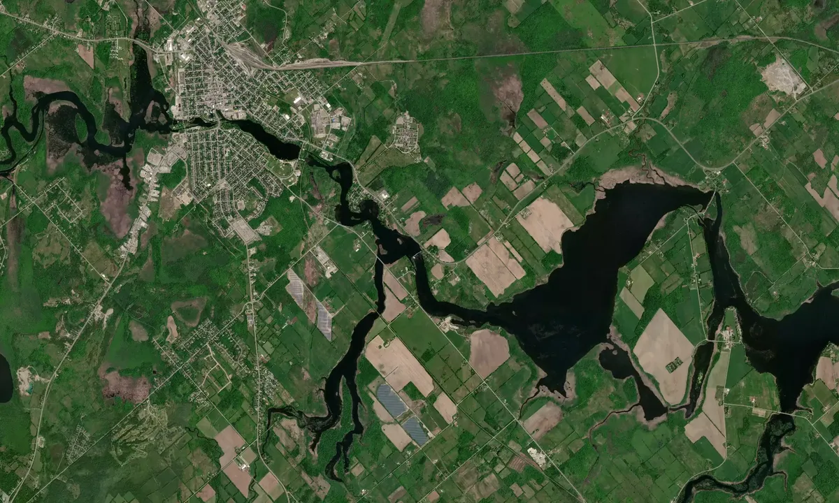 Flyfoto av Edmunds Lock Parks Canada