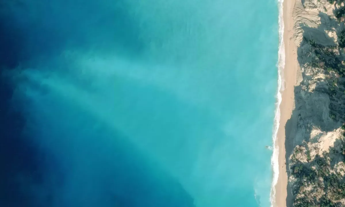 Flyfoto av Egremni Beach
