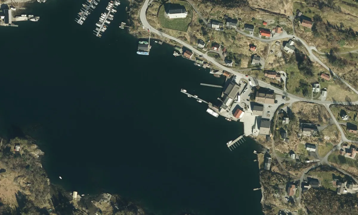 Flyfoto av Eivindvik Gjestehavn