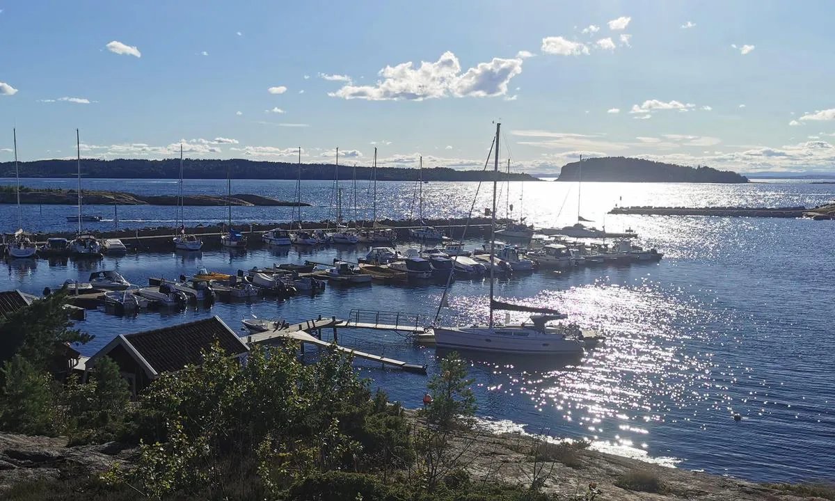 {"base": "no", "no": "Engelsviken", "se": "Engelsviken", "en": "Engelsviken", "da": "Engelsviken"}
