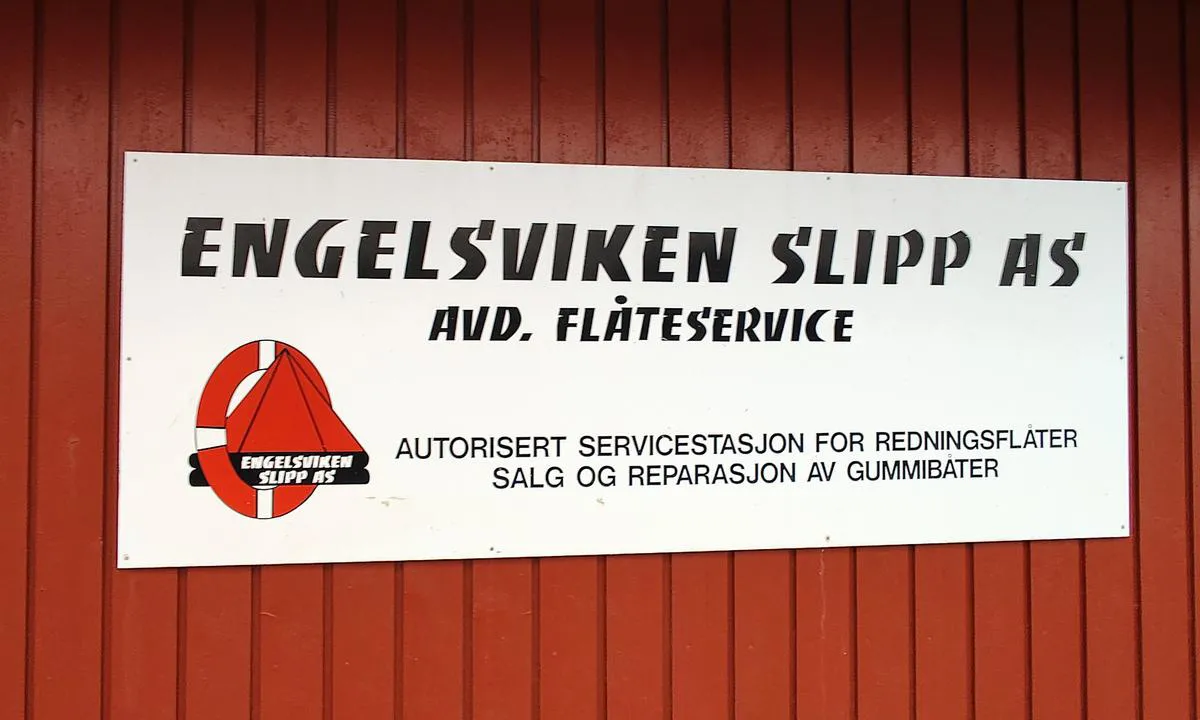 Engelsviken Slipp: {"base": "no", "no": "Kontakt for sp\u00f8rsm\u00e5l", "se": "Kontakt f\u00f6r fr\u00e5gor", "en": "Contact for questions", "da": "Kontakt for sp\u00f8rgsm\u00e5l", "fr": "Contact pour des questions", "de": "Kontakt f\u00fcr Fragen", "es": "Contacto para preguntas", "it": "Contatto per domande", "pt": "Contato para perguntas", "nl": "Contact voor vragen", "pl": "Kontakt w przypadku pyta\u0144", "uk": "\u041a\u043e\u043d\u0442\u0430\u043a\u0442 \u0434\u043b\u044f \u0437\u0430\u043f\u0438\u0442\u0430\u043d\u044c", "ro": "Contact pentru \u00eentreb\u0103ri", "tr": "Sorular\u0131n\u0131z i\u00e7in ileti\u015fim", "el": "\u0395\u03c0\u03b9\u03ba\u03bf\u03b9\u03bd\u03c9\u03bd\u03af\u03b1 \u03b3\u03b9\u03b1 \u03b5\u03c1\u03c9\u03c4\u03ae\u03c3\u03b5\u03b9\u03c2", "cs": "Kontakt pro dotazy", "hu": "Kapcsolat k\u00e9rd\u00e9sek eset\u00e9n", "fi": "Ota yhteytt\u00e4 kysymyksi\u00e4 varten", "bg": "\u041a\u043e\u043d\u0442\u0430\u043a\u0442 \u0437\u0430 \u0432\u044a\u043f\u0440\u043e\u0441\u0438", "sr": "\u041a\u043e\u043d\u0442\u0430\u043a\u0442 \u0437\u0430 \u043f\u0438\u0442\u0430\u045a\u0430", "et": "Kontakt k\u00fcsimuste korral", "lv": "Sazin\u0101ties jaut\u0101jumu gad\u012bjum\u0101", "lt": "Kontaktai klausimams"}