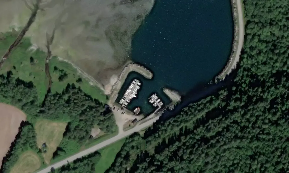 Satelite image of Eresfjord Småbåthavn