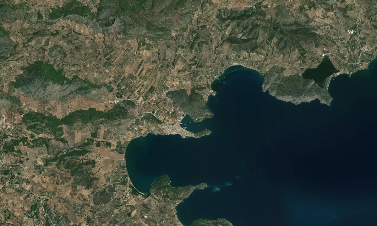 Flyfoto av Ermione Harbor
