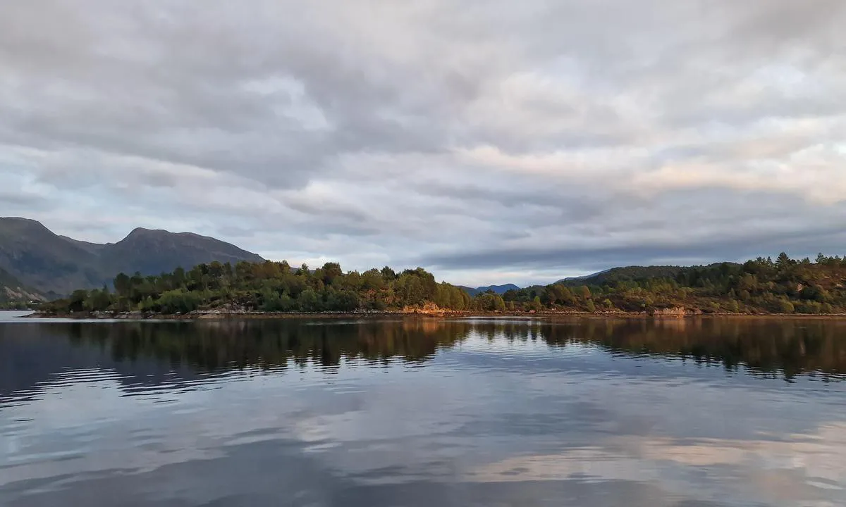 Ertesvågvågen: {"base": "no", "no": "Kveldsol!", "se": "Kv\u00e4llssol!", "en": "Evening sun!", "da": "Aftensol!"}