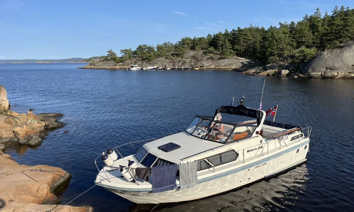 {"base": "no", "no": "Ertholmensundet, fine bolter i berget.", "se": "Ertholmensundet, bra bultar i berget.", "en": "Ertholmensundet, excellent bolts in the rock.", "da": "Ertholmensundet, gode bolte i klippen."}