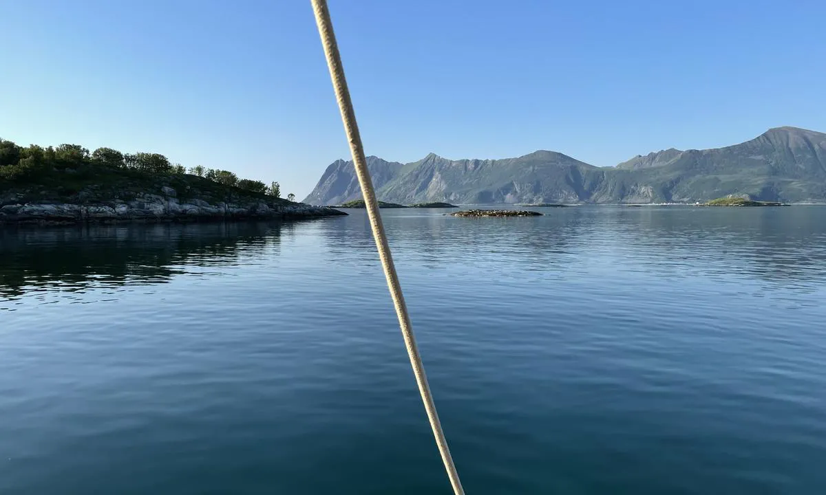 Kjøpmannsholmen - Ertnøya: {"base": "se", "no": "Utsikt mot NV", "se": "Utsikt mot NV", "en": "View towards NW", "da": "Udsigt mod NV"}
