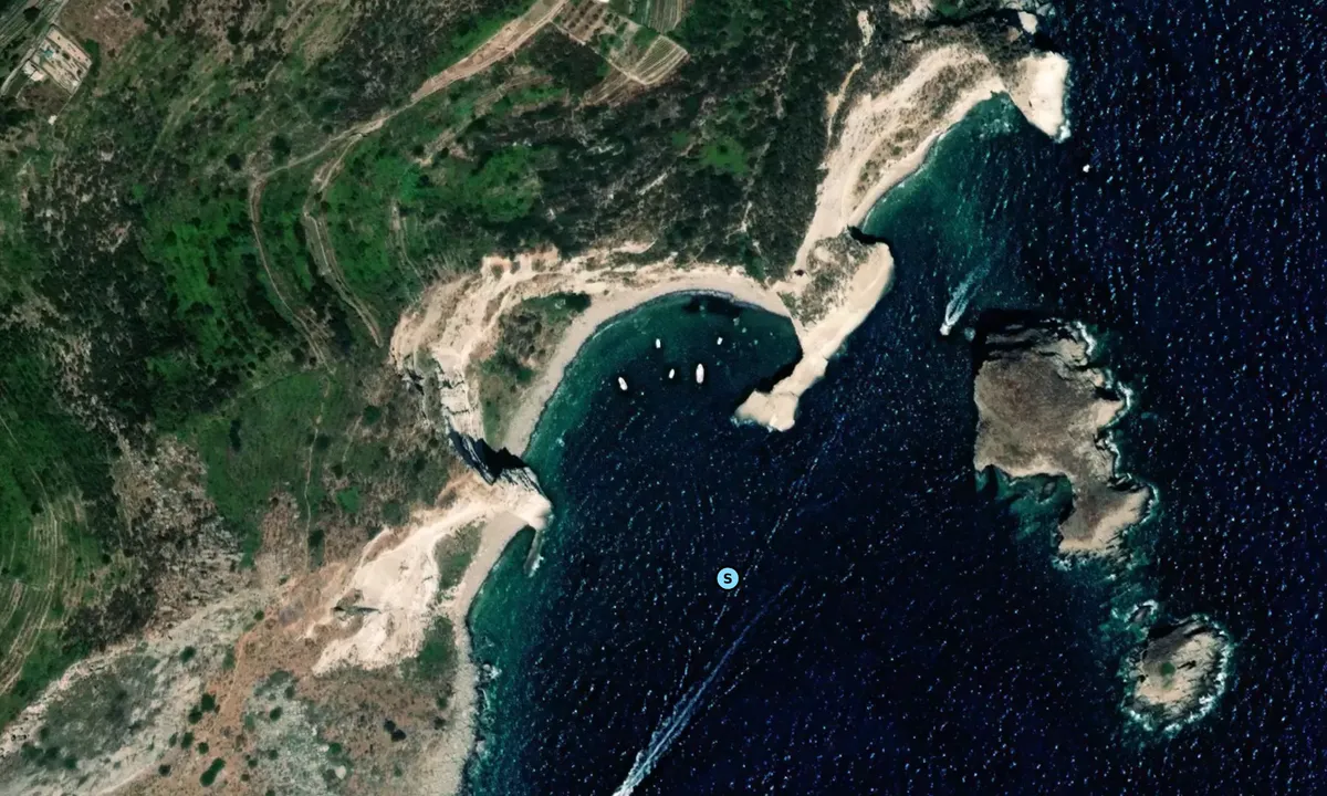 Satelite image of Faraglioni di Calzo