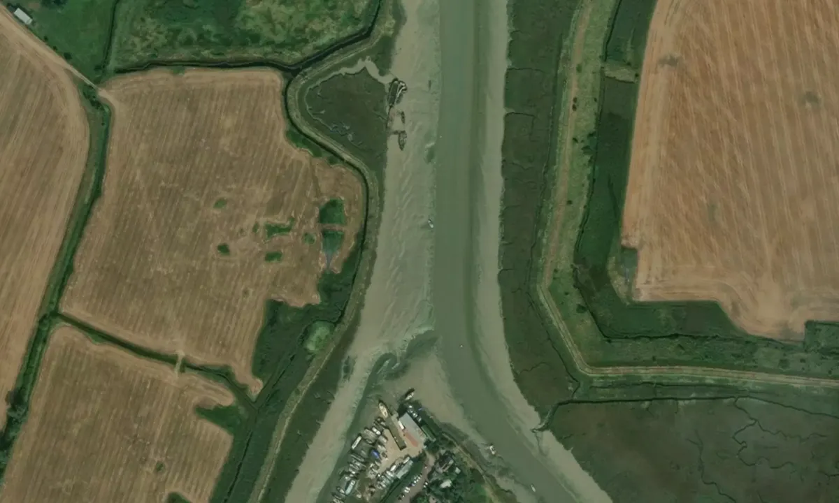 Flyfoto av Faversham Creek