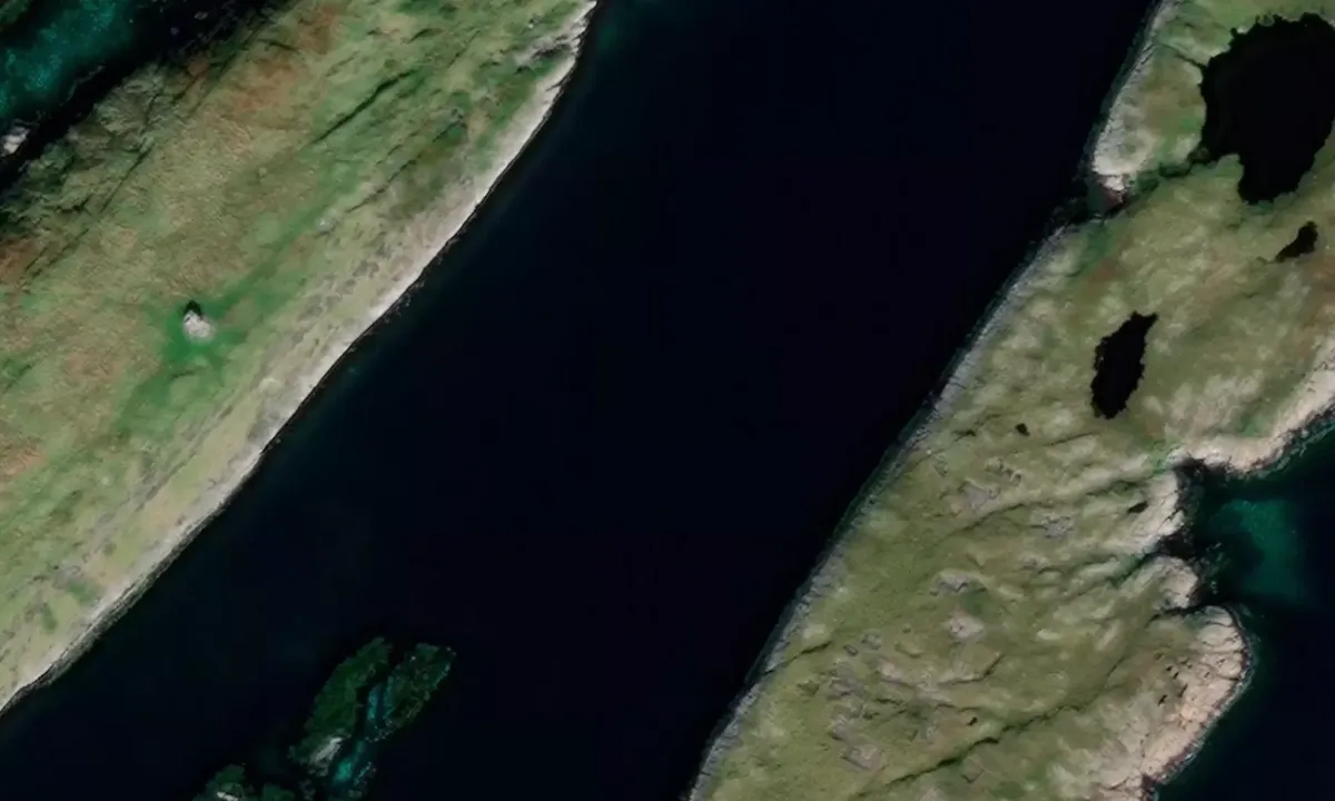 Satelite image of Feøya
