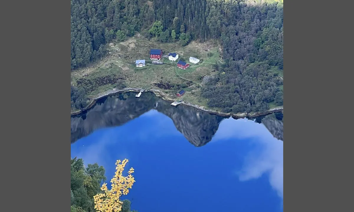 {"base": "no", "no": "Kaiane i Finnabotn\r\n(Foto. Leifulf Finden)", "se": "Kajerna i Finnabotn\n(Foto. Leifulf Finden)", "en": "The Quays in Finnabotn (Photo: Leifulf Finden)", "da": "Kajerne i Finnabotn\n(Foto: Leifulf Finden)"}