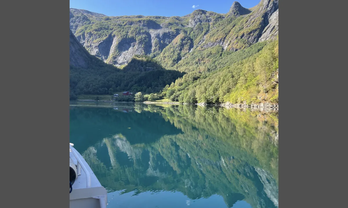 Finnabotn: {"base": "no", "no": "Finbabotn\r\n(Foto Leidulf Finden)", "se": "Finbabotn\n(Foto Leidulf Finden)", "en": "Finbabotn<br>(Photo Leidulf Finden)", "da": "Finbabotn\n(Foto Leidulf Finden)"}