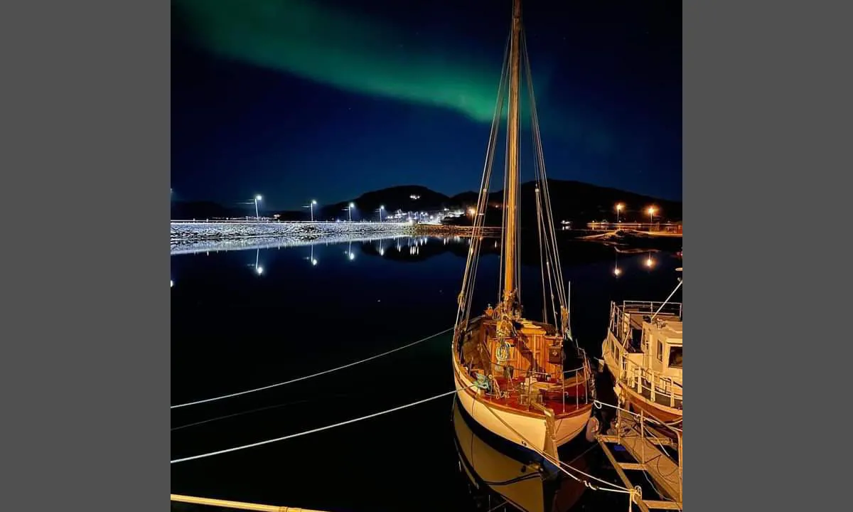 Finnlandsnes småbåthavn: "White Lady".