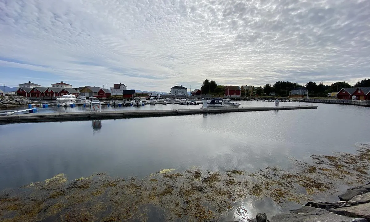 Gjestebrygga på Finnøy ligger helt innerst. Foto: Per-Helge Berg