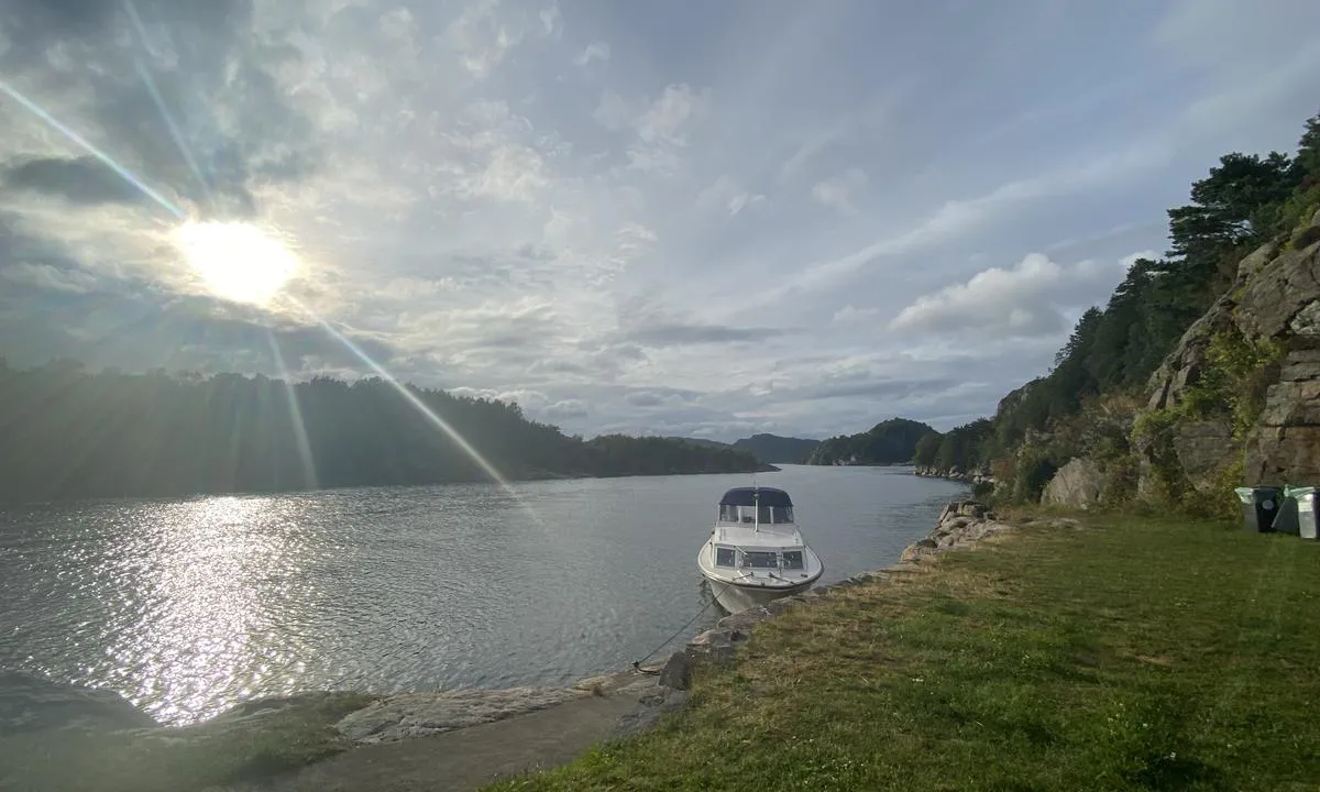 Steinbrygga, nordover i finnøysund