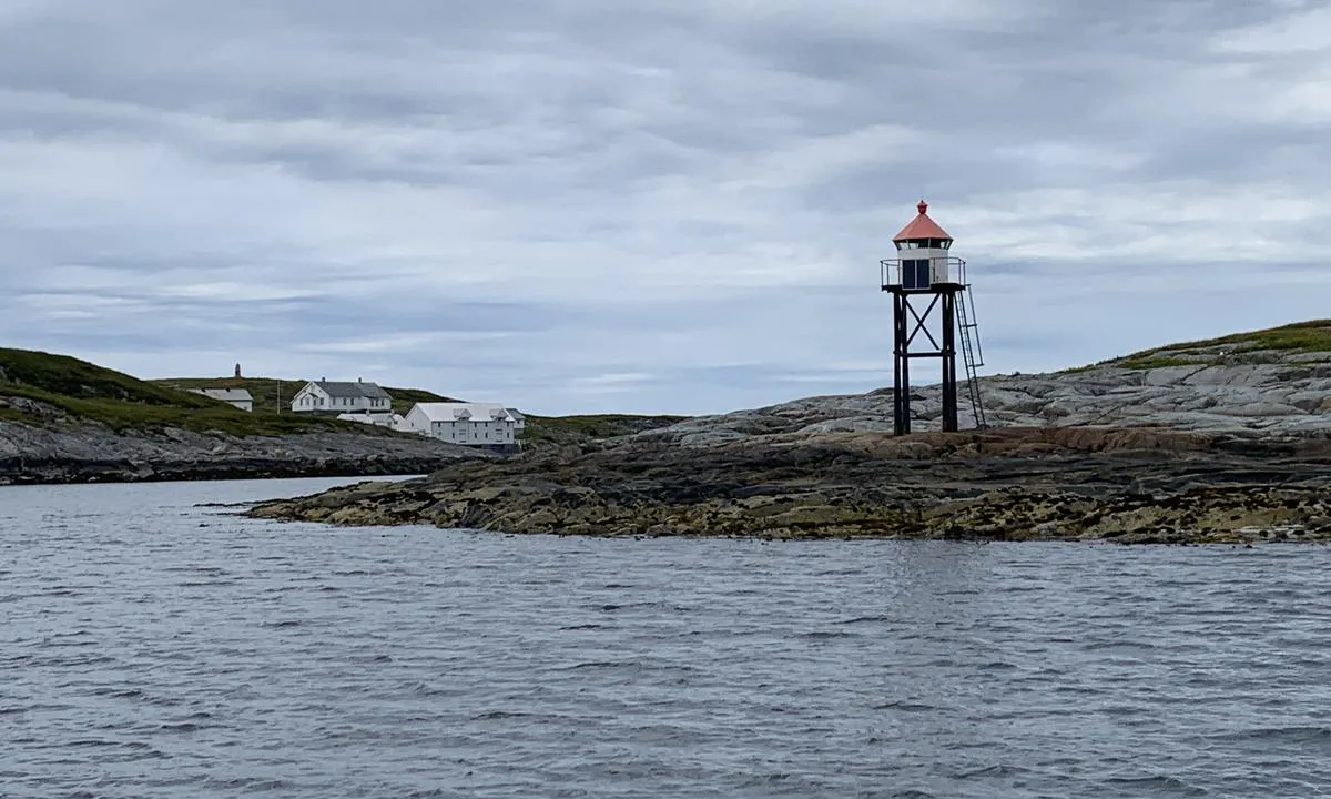 Fiskeværet Nordøyan: Innseilingen.