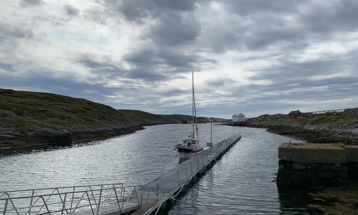 Fiskeværet Nordøyan: {"base": "no", "no": "Gjestebrygge.", "se": "G\u00e4stbrygga.", "en": "Guest pier.", "da": "G\u00e6stebro."}