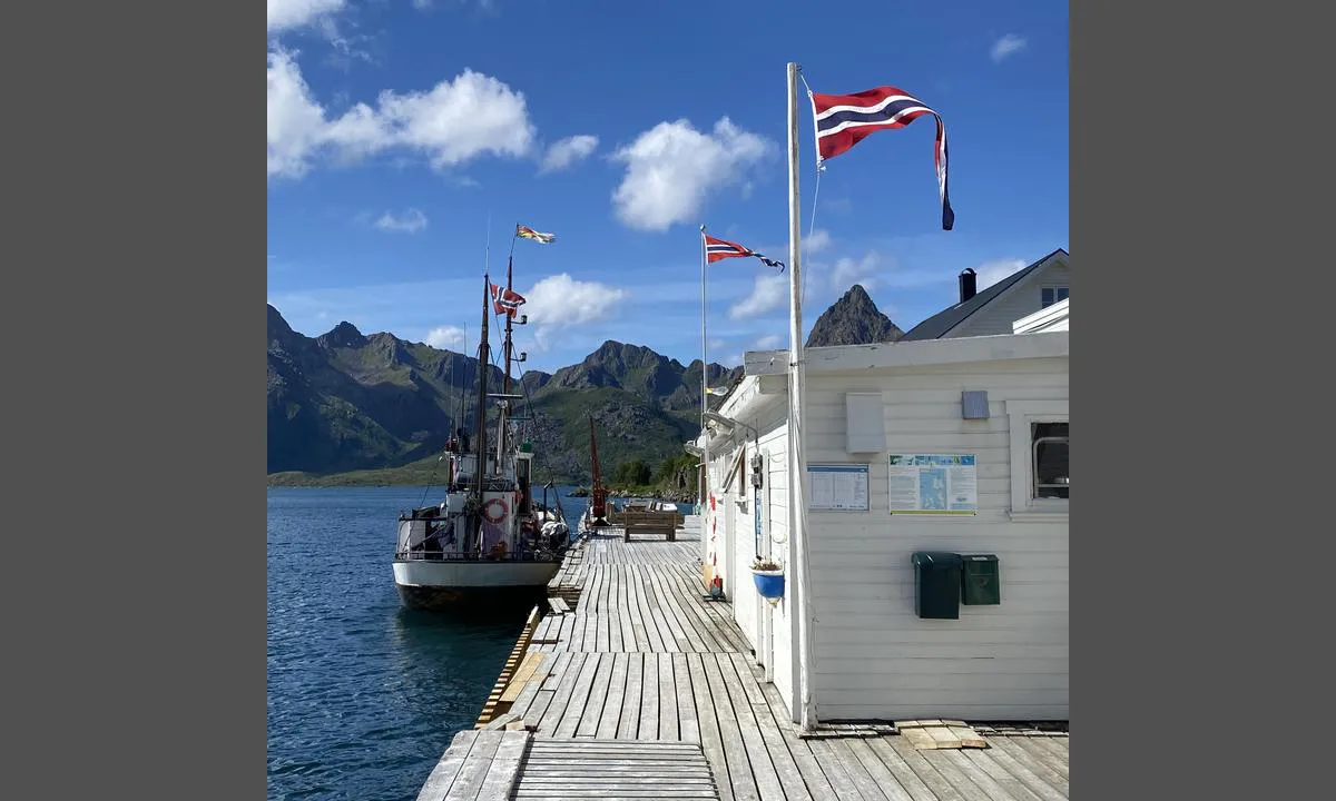 Fiskeværet Skipnes: Vakker sommerdag