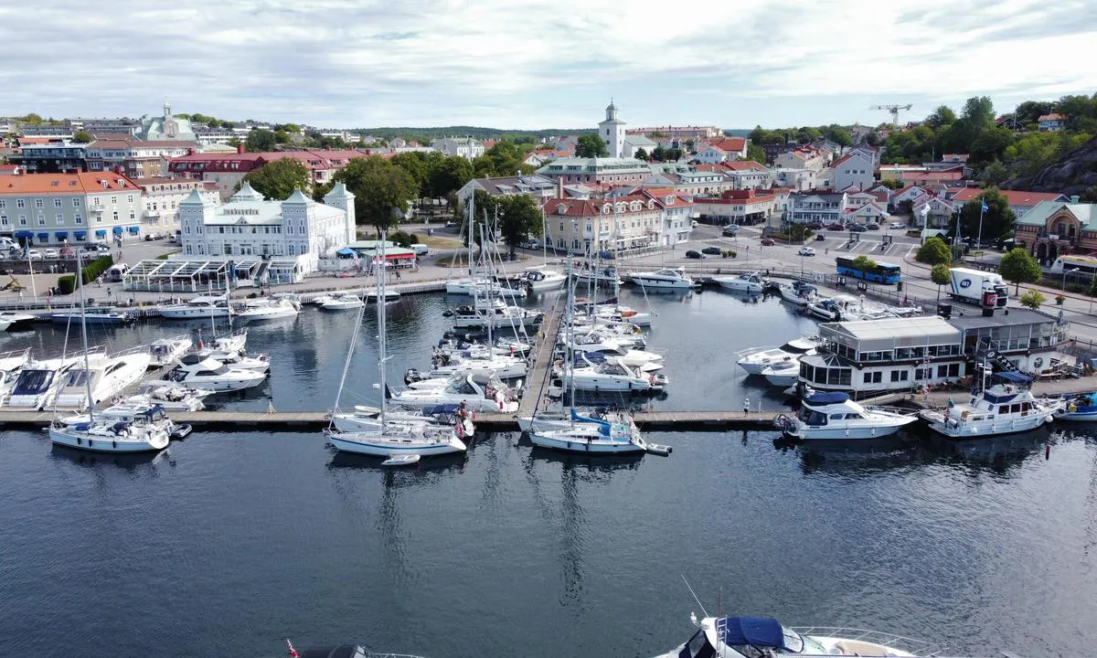 Fjällbacka: {"base": "se", "no": "Fj\u00e4llbacka", "se": "Fj\u00e4llbacka", "en": "Fj\u00e4llbacka", "da": "Fj\u00e4llbacka"}