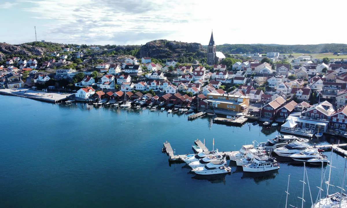 Fjällbacka: {"base": "se", "no": "Fj\u00e4llbacka", "se": "Fj\u00e4llbacka", "en": "Fj\u00e4llbacka", "da": "Fj\u00e4llbacka"}