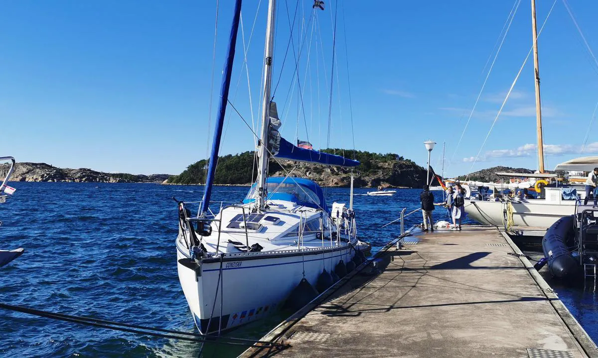 Fjällbacka: {"base": "se", "no": "Fj\u00e4llbacka", "se": "Fj\u00e4llbacka", "en": "Fj\u00e4llbacka", "da": "Fj\u00e4llbacka"}