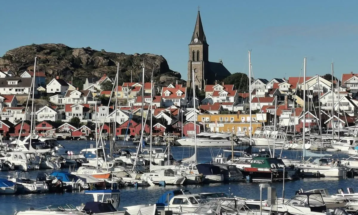 Fjällbacka: {"base": "se", "no": "Fj\u00e4llbacka", "se": "Fj\u00e4llbacka", "en": "Fj\u00e4llbacka", "da": "Fj\u00e4llbacka"}