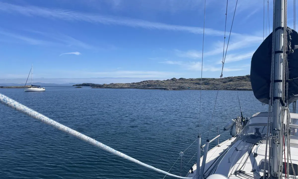 Flatholmgrunnen naturhavn: {"base": "no", "no": "Utsikt mot \u00f8st.", "se": "Utsikt mot \u00f6st.", "en": "View towards east.", "da": "Udsigt mod \u00f8st."}