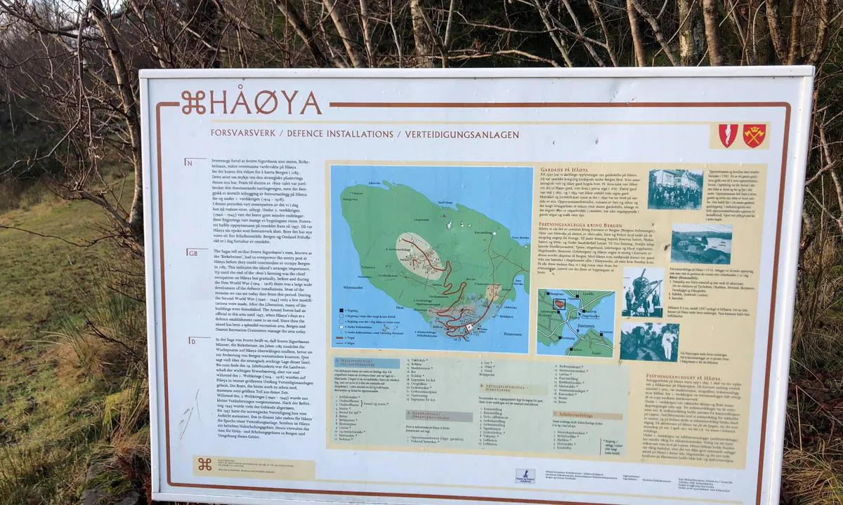 Flatøyosen - Litlebergen: {"base": "no", "no": "Fint turomr\u00e5de p\u00e5 \u00f8ya", "se": "Fint promenadomr\u00e5de p\u00e5 \u00f6n", "en": "Nice hiking area on the island", "da": "Fint turomr\u00e5de p\u00e5 \u00f8en", "fr": "Bel endroit pour les excursions sur l'\u00eele", "de": "Sch\u00f6nes Wandergebiet auf der Insel", "es": "Hermoso \u00e1rea de excursi\u00f3n en la isla", "it": "Bella area escursionistica sull'isola", "pt": "Bela \u00e1rea para caminhadas na ilha", "nl": "Mooi wandelgebied op het eiland", "pl": "Dobre miejsce na wycieczki na wyspie", "uk": "\u0427\u0443\u0434\u043e\u0432\u0430 \u0437\u043e\u043d\u0430 \u0434\u043b\u044f \u043f\u0440\u043e\u0433\u0443\u043b\u044f\u043d\u043e\u043a \u043d\u0430 \u043e\u0441\u0442\u0440\u043e\u0432\u0456", "ro": "Zon\u0103 frumoas\u0103 pentru excursii pe insul\u0103", "tr": "Adada g\u00fczel bir gezi alan\u0131", "el": "\u038c\u03bc\u03bf\u03c1\u03c6\u03b7 \u03c0\u03b5\u03c1\u03b9\u03bf\u03c7\u03ae \u03b3\u03b9\u03b1 \u03c0\u03b5\u03c1\u03b9\u03ae\u03b3\u03b7\u03c3\u03b7 \u03c3\u03c4\u03bf \u03bd\u03b7\u03c3\u03af", "cs": "P\u011bkn\u00e1 vych\u00e1zkov\u00e1 oblast na ostrov\u011b", "hu": "Sz\u00e9p t\u00fara\u00f6vezet a szigeten", "fi": "Hieno retkeilyalue saarella", "bg": "\u041f\u0440\u0435\u043a\u0440\u0430\u0441\u043d\u0430 \u0442\u0443\u0440\u0438\u0441\u0442\u0438\u0447\u0435\u0441\u043a\u0430 \u0437\u043e\u043d\u0430 \u043d\u0430 \u043e\u0441\u0442\u0440\u043e\u0432\u0430", "sr": "Lepo podru\u010dje za izlete na ostrvu", "et": "<div>Ilus matkaala saarel</div>", "lv": "Jauks p\u0101rg\u0101jienu apvidus uz salas", "lt": "Puiki ekskursij\u0173 vieta saloje"}