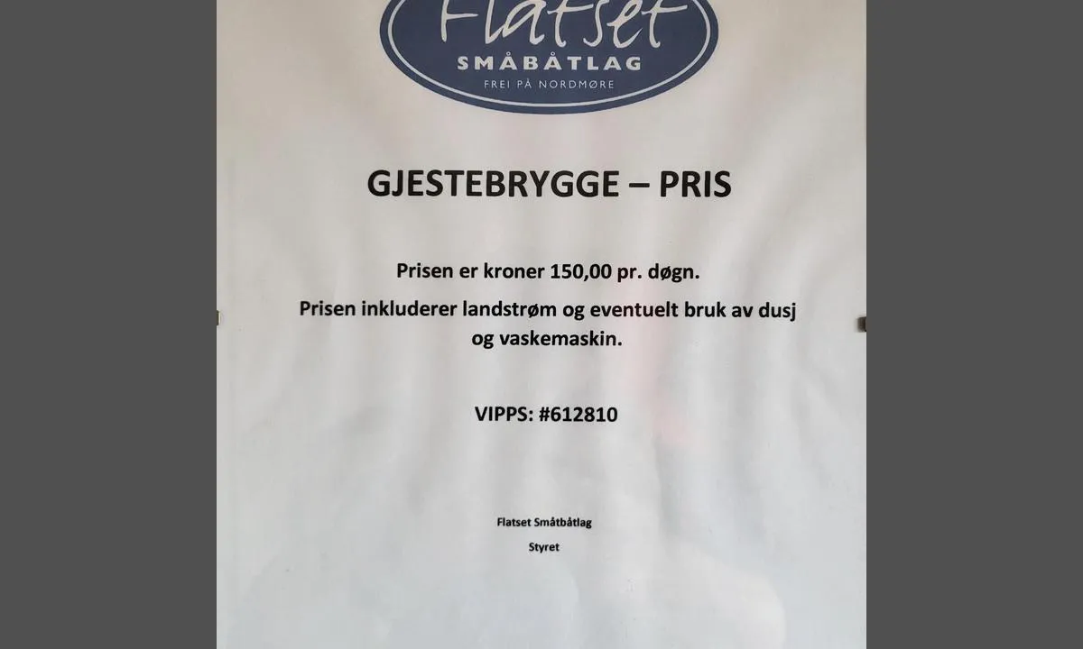 Flatset Småbåtlag: {"base": "no", "no": "Henger inne i gangen. Der er ogs\u00e5 en do og et bad med dusj og vaskemaskin.", "se": "H\u00e4nger inne i g\u00e5ngen. D\u00e4r finns \u00e4ven en toalett och ett badrum med dusch och tv\u00e4ttmaskin.", "en": "Hanging inside the hallway. There is also a toilet and a bathroom with a shower and washing machine.", "da": "H\u00e6nger inde i gangen. Der er ogs\u00e5 et toilet og et bad med bruser og vaskemaskine."}