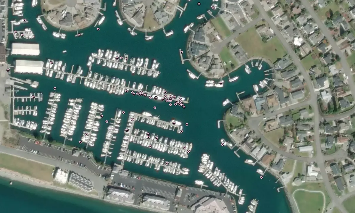 Flyfoto av Flounder Bay Yacht Club - Anacortes
