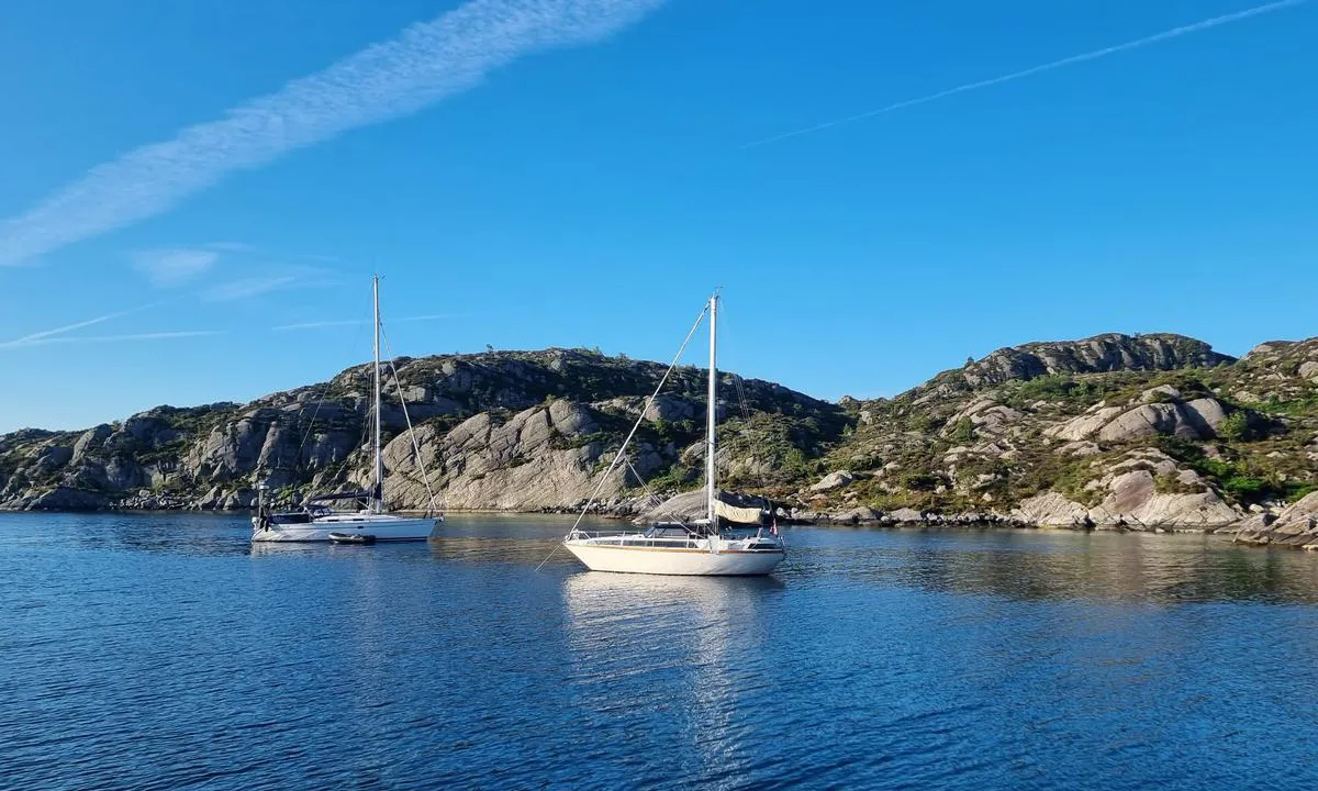 Forøyno: {"base": "no", "no": "God plass til flere b\u00e5ter", "se": "Gott om plats f\u00f6r flera b\u00e5tar", "en": "Good space for multiple boats", "da": "God plads til flere b\u00e5de"}