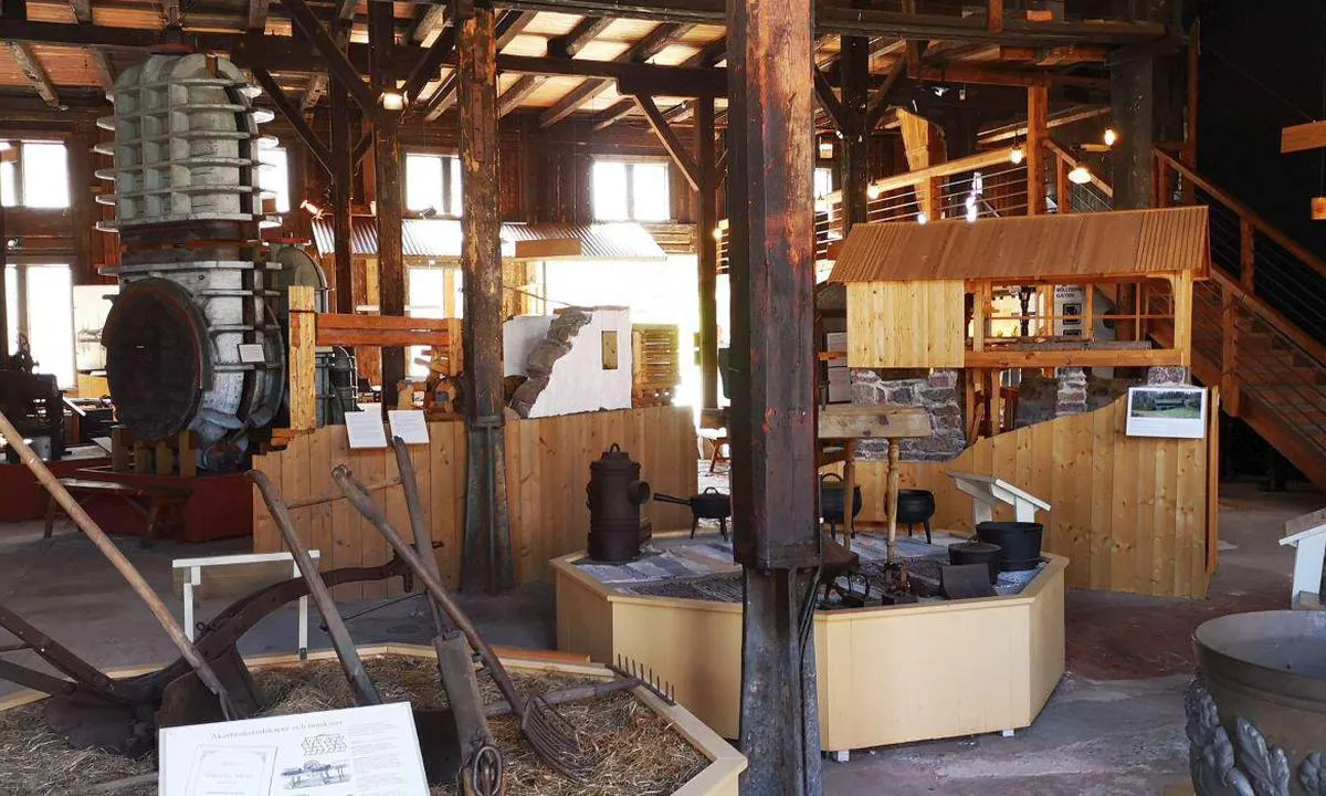 {"base": "se", "no": "Industrimuseum Forsvik", "se": "Industriemuseum Forsvik", "en": "Industrial Museum Forsvik", "da": "Industrimuseum Forsvik"}