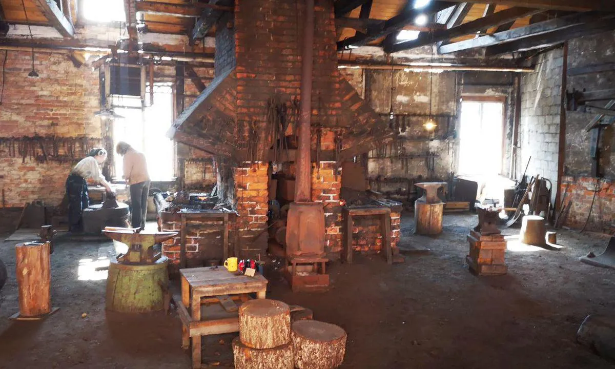 {"base": "se", "no": "Industrimuseum Forsvik", "se": "Industriemuseum Forsvik", "en": "Industry Museum Forsvik", "da": "Industrimuseum Forsvik"}