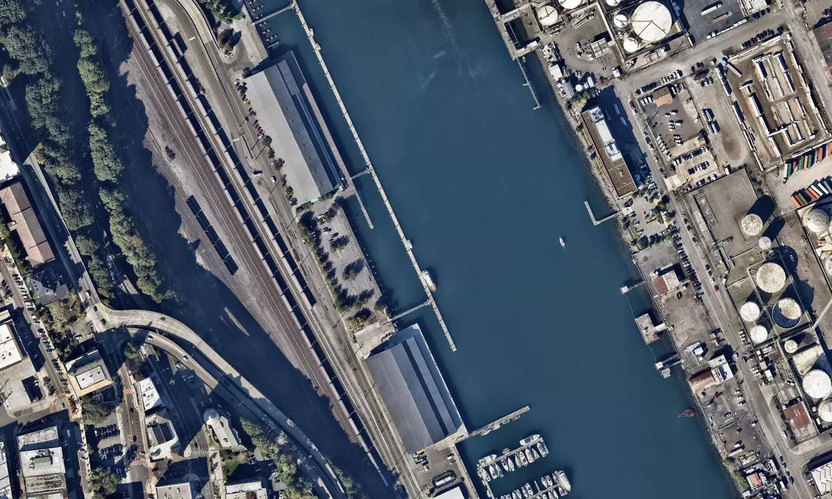 Flyfoto av Foss Waterway Seaport