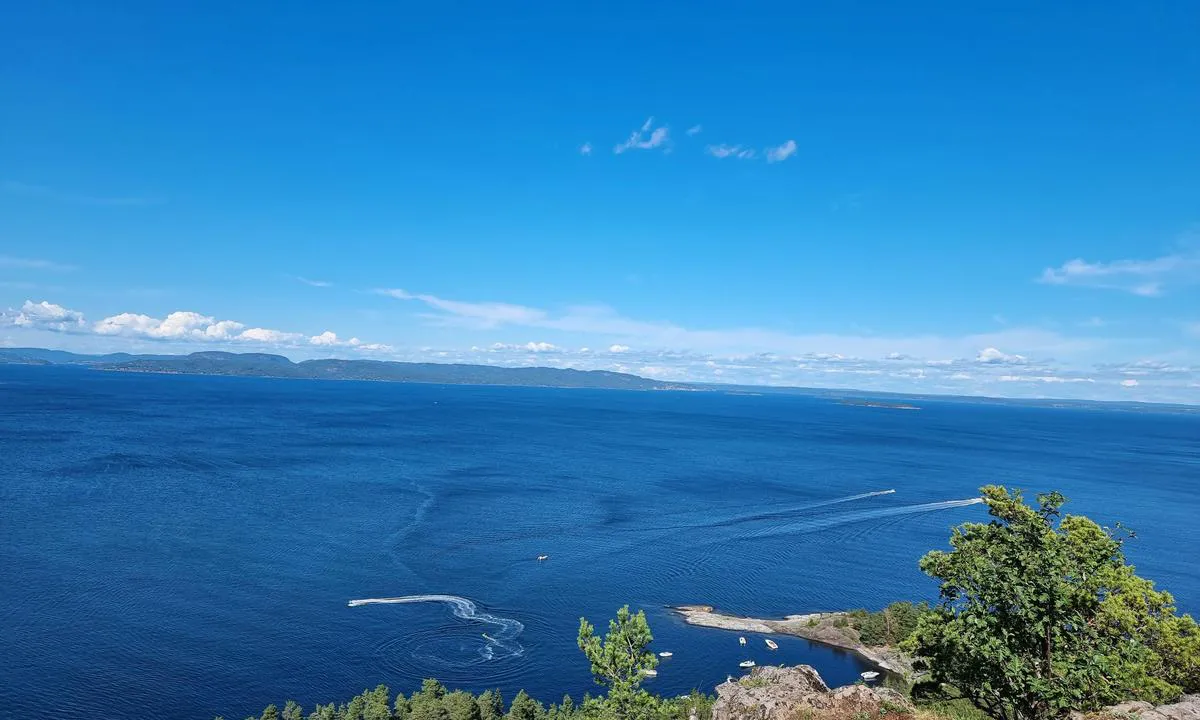 Varnestangen: {"base": "no", "no": "Utsikt Slettefjell", "se": "Utsikt Slettefjell", "en": "View Slettefjell", "da": "Udsigt Slettefjeld"}