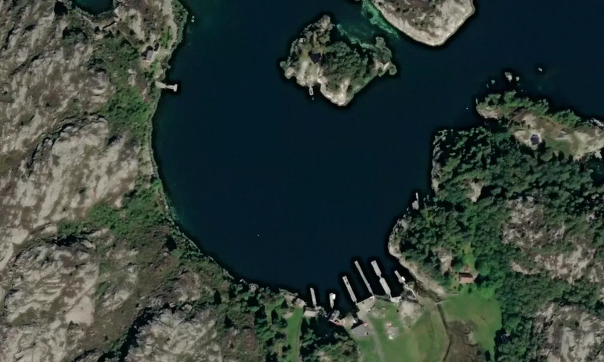 Satelite image of Fureholmen - Ivarsøy