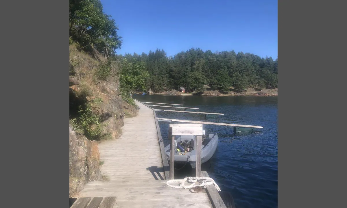 Furøya vertshus: {"base": "no", "no": "Doble utriggere, god dybde.", "se": "Dubbla y-bommar, bra djup.", "en": "Double outriggers, good depth.", "da": "Doble udriggere, god dybde."}