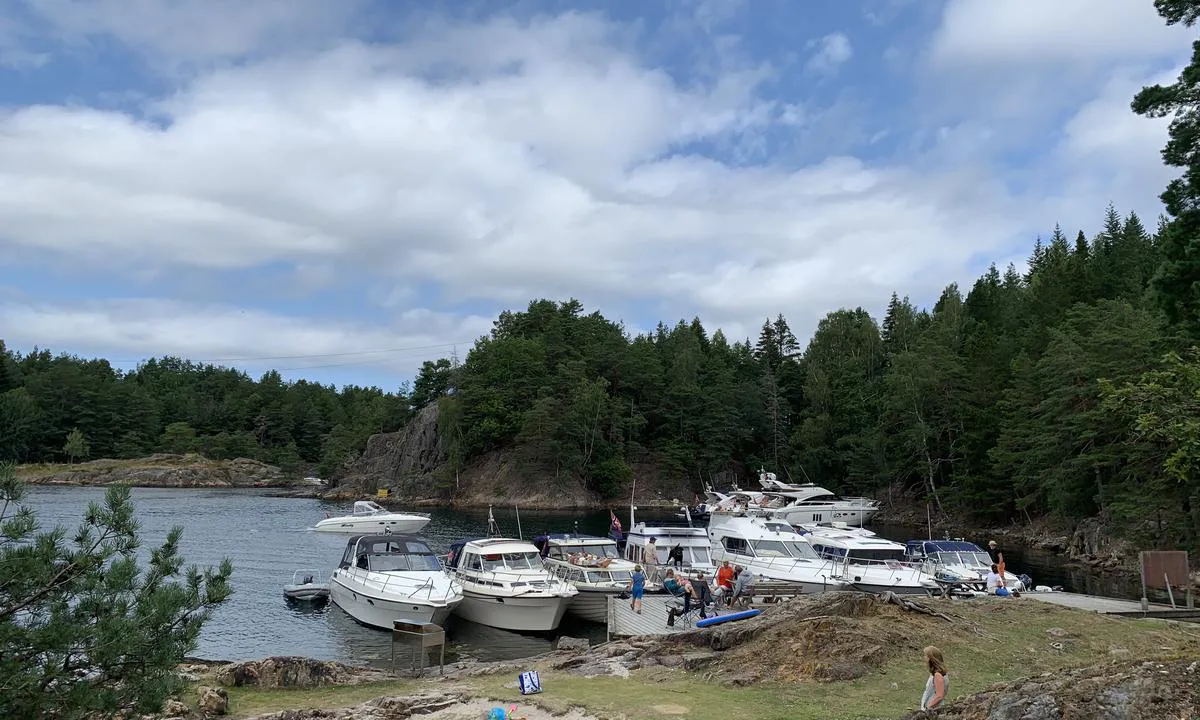 Furøya vertshus: Brygga på Hestøya. For grunn og liten for seilere?