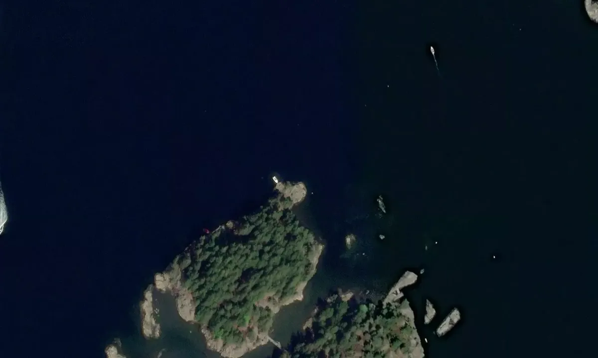 Flyfoto av Furuholmen - Arnevik