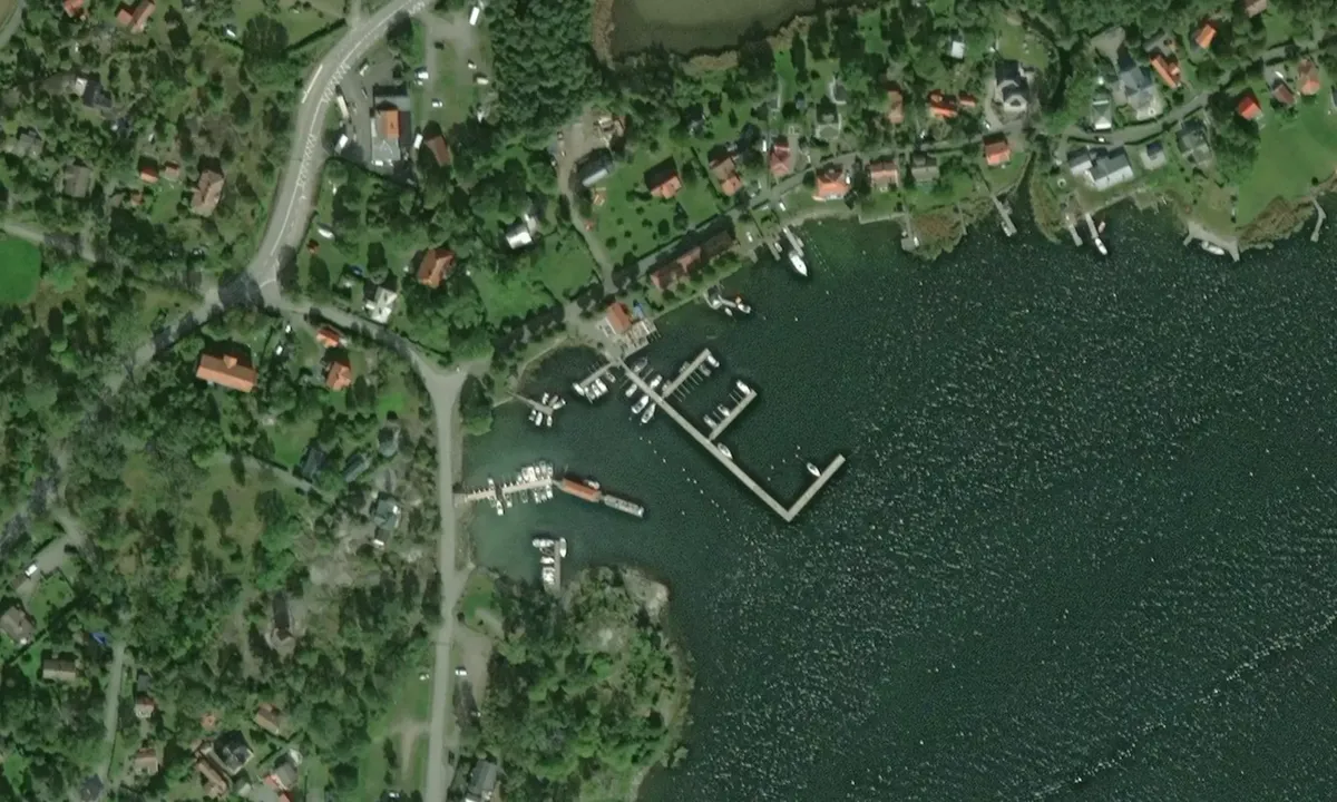 Flyfoto av Furusund Gästhamn