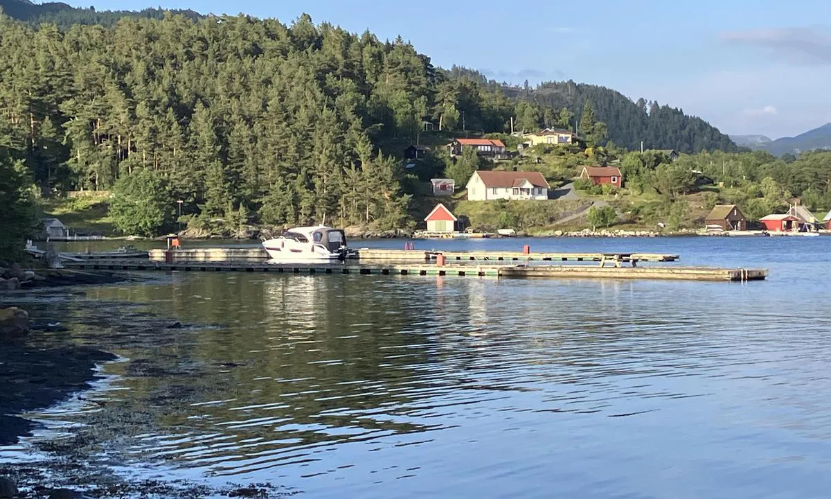Furutangen misjonsenter: {"base": "no", "no": "Gjestebrygge", "se": "G\u00e4stbrygga", "en": "Guest pier", "da": "G\u00e6stebro"}