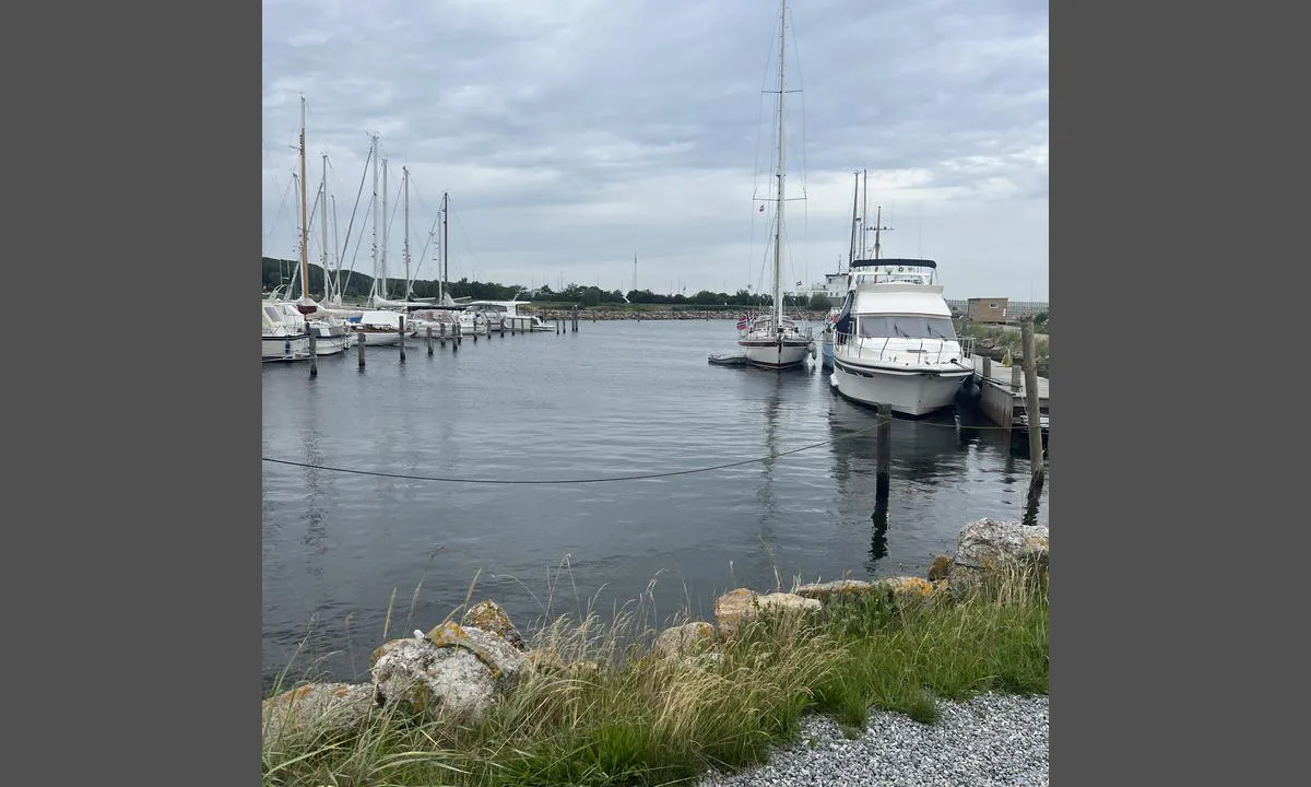 Fynshav Bådehavn: {"base": "no", "no": "Gjestehavn", "se": "G\u00e4sthamn", "en": "Guest Harbour", "da": "G\u00e6stehavn"}