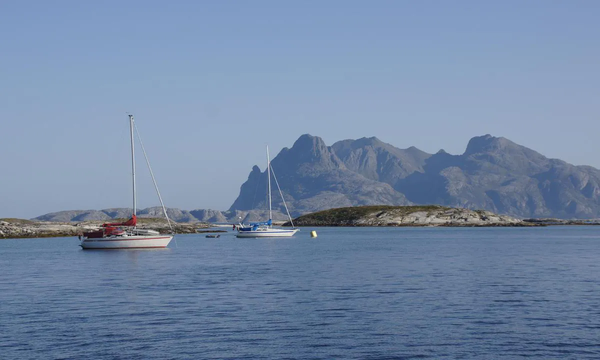 Gammøya: {"base": "no", "no": "Steinsv\u00e6r utenfor Bod\u00f8. Foto: Bernt Aanonsen", "se": "Steinsv\u00e6r utanf\u00f6r Bod\u00f8. Foto: Bernt Aanonsen", "en": "Steinsv\u00e6r outside Bod\u00f8. Photo: Bernt Aanonsen", "da": "Steinsv\u00e6r udenfor Bod\u00f8. Foto: Bernt Aanonsen"}