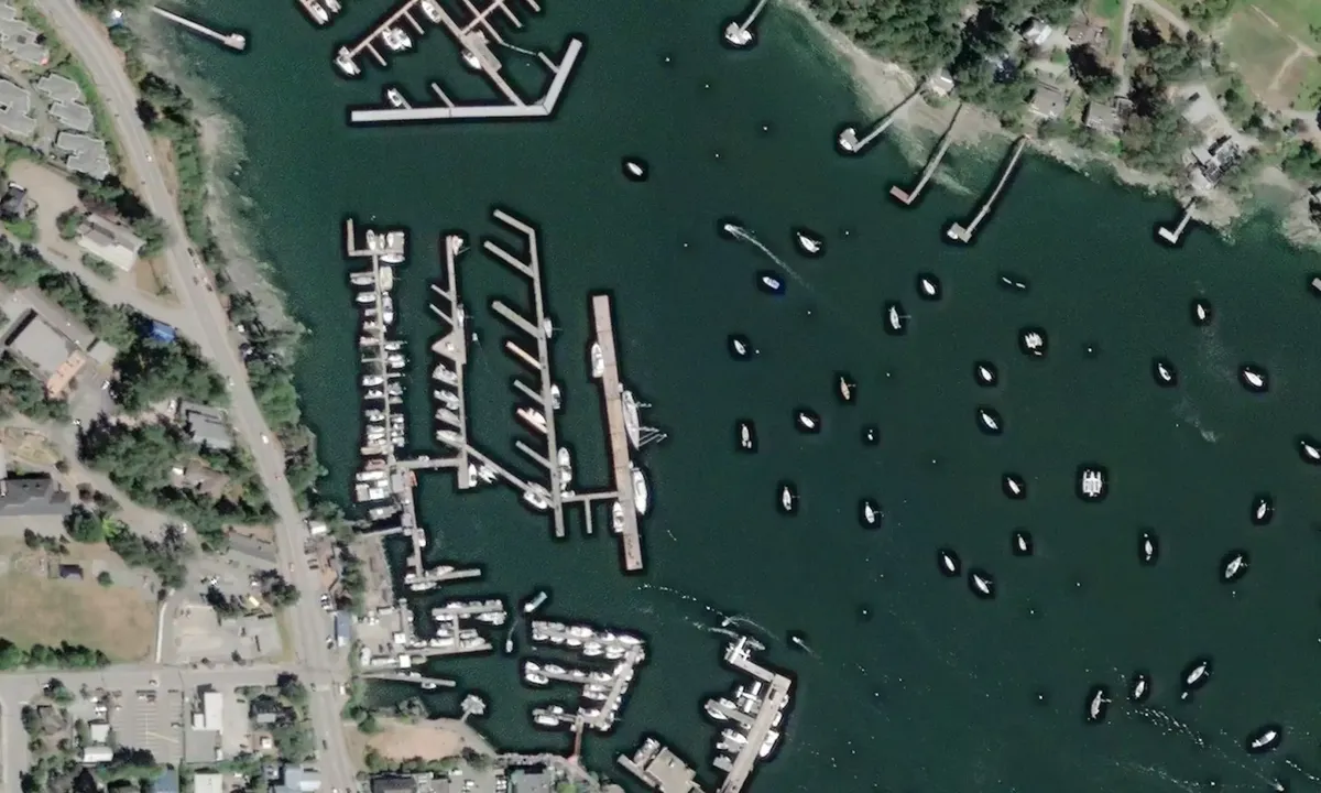 Flyfoto av Ganges Marina - Galiano Island